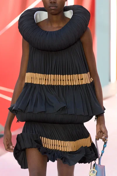Look 8